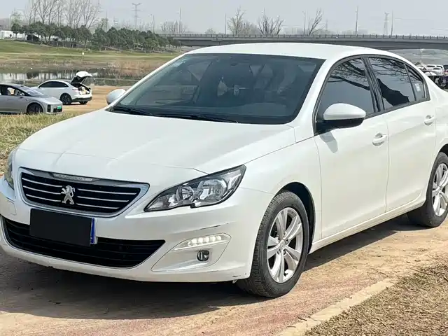 Peugeot Peugeot 408 Peugeot 408 2014 1.8l Manual Leading Version