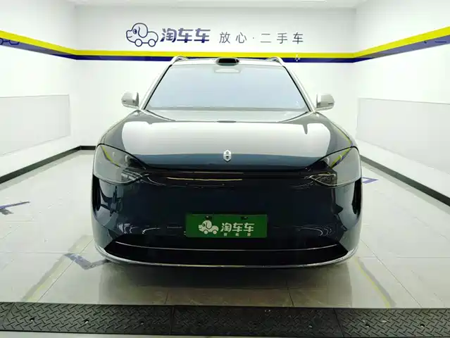 Aito Asks The World Wenjie M9 Wenjie M9 2024 Extended Range Ultra Version 52kwh 6-Seater Version — фото