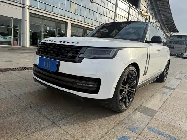Land Rover Range Rover Range Rover 2024 3.0 L6 400ps Genesis Extended Edition — фото