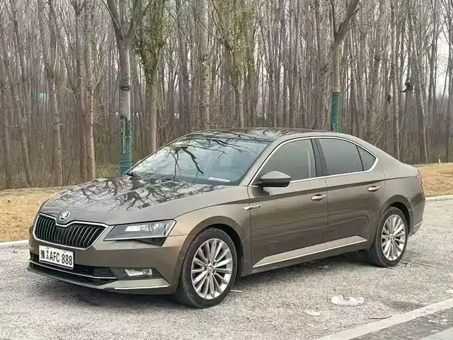 Skoda Speedy Superb 2018 Tsi380 Dsg Ultimate Edition National V — фото