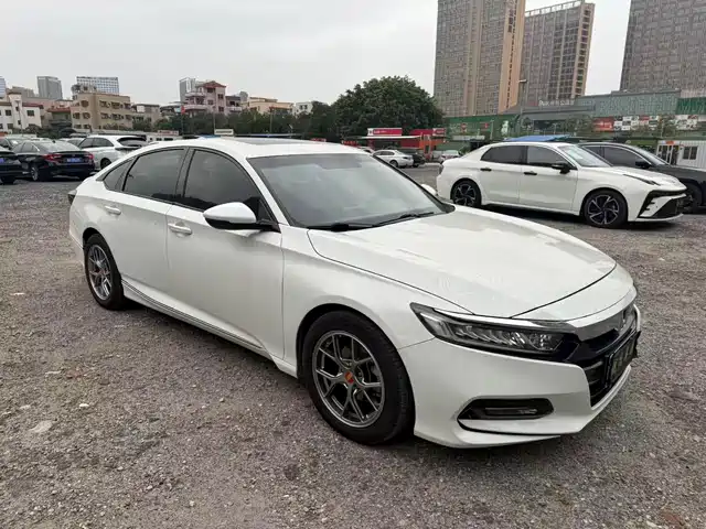 Honda Accord Accord 2018 260turbo Elite Edition National V — фото