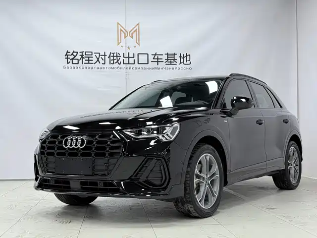 Audi Audi Q3 Audi Q3 2022 35 Tfsi Fashionable And Dynamic — фото