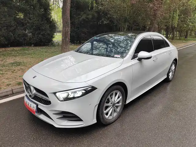 Mercedes-Benz Mercedes Benz A Class Mercedes-Benz A-Class 2020 Facelift A 200 L Sports Sedan Fashionable — фото