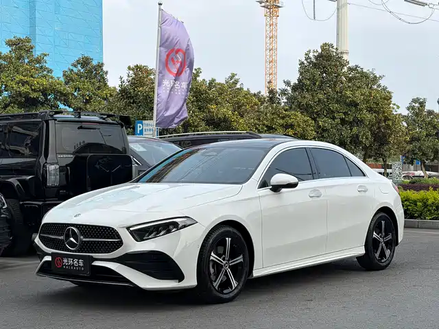 Mercedes-Benz Mercedes Benz A Class Mercedes-Benz A-Class 2025 A 200 L Fashion Model — фото