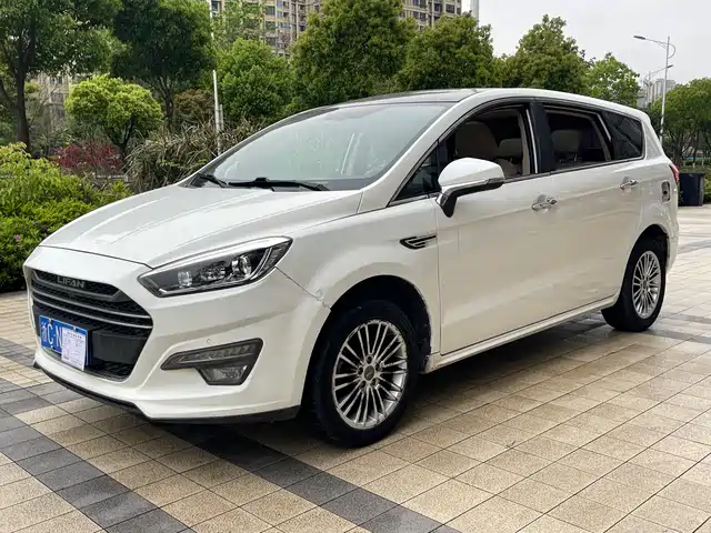 Lifan Motors Xuanlang Xuanlang 2017 1.8l Manual Comfort Model — фото