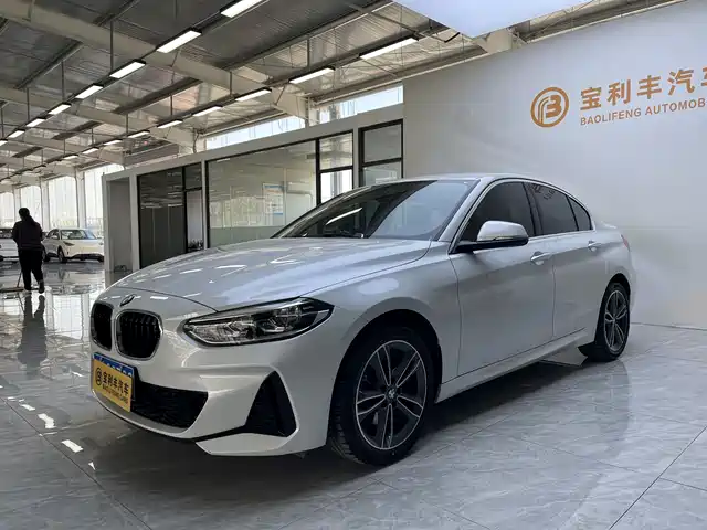Bmw Bmw 1 Series Bmw 1 Series 2023 120i M Sports Edition — фото