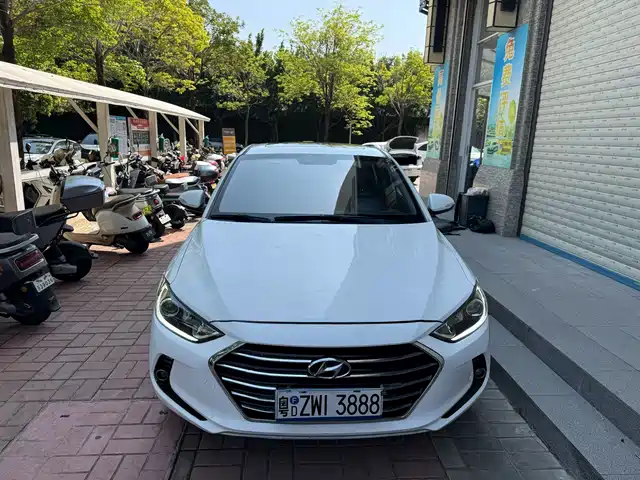 Hyundai Lead The Way Lingdong 2018 1.6l Automatic 15th Anniversary Special Edition — фото