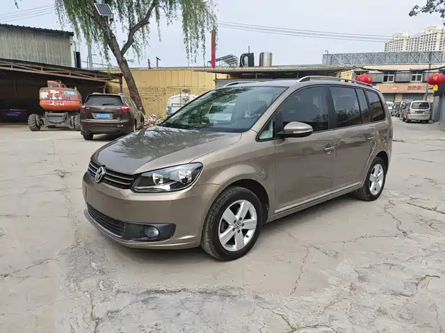 Volkswagen Touran Touran 2015 1.4t Dsg Comfort Version 5 Seats
