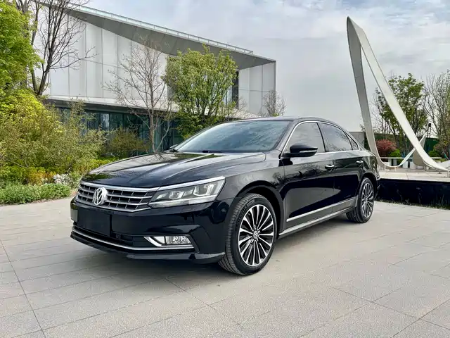 Volkswagen Passat Passat 2017 330tsi Dsg Royal Edition — фото