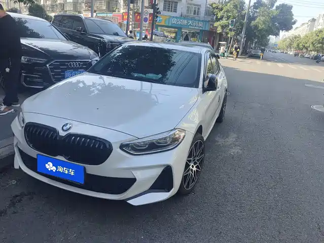 Bmw Bmw 1 Series Bmw 1 Series 2021 Facelift 125i M Sports Night Edition — фото