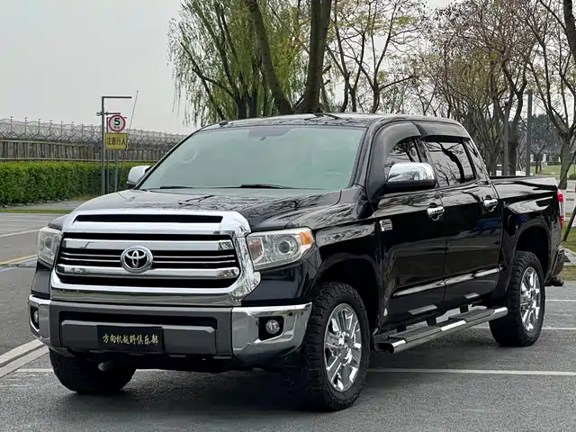 Toyota Smooth Road Tundra 2014 5.7l 1794 Edition — фото