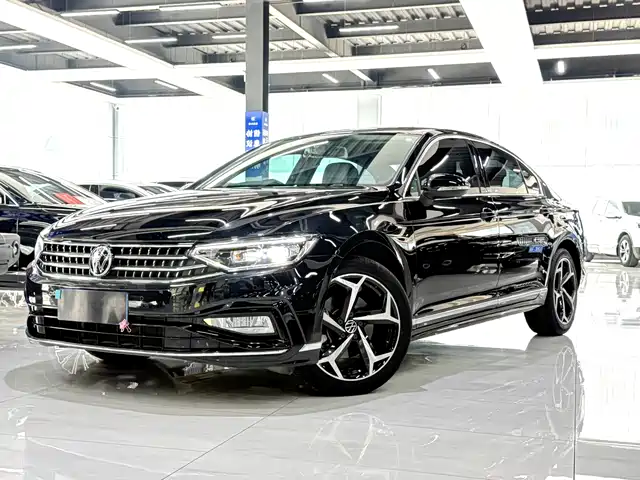 Volkswagen Magotan Magotan 2023 2 Million Commemorative Edition 330tsi Dsg Leading Model — фото