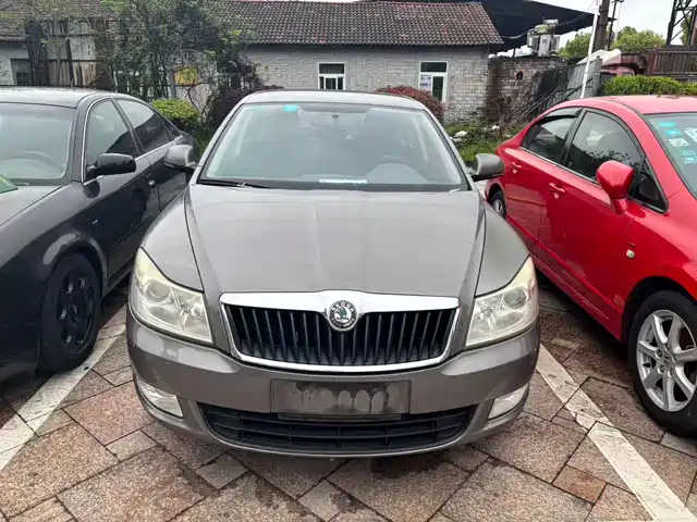 Skoda Octavia Octavia 2013 1.6l Automatic Yijie Version