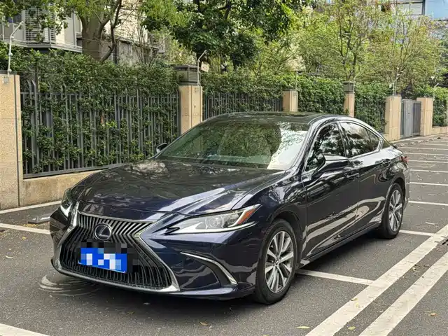Lexus Lexus Es Lexus Es 2021 300h Excellence Edition — фото