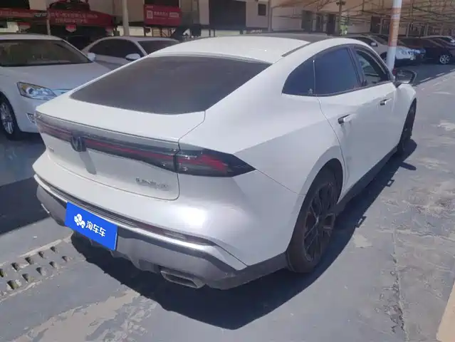 Chang'An Changan Uni-V Changan Uni-V 2024 1.5t Premium Model — фото