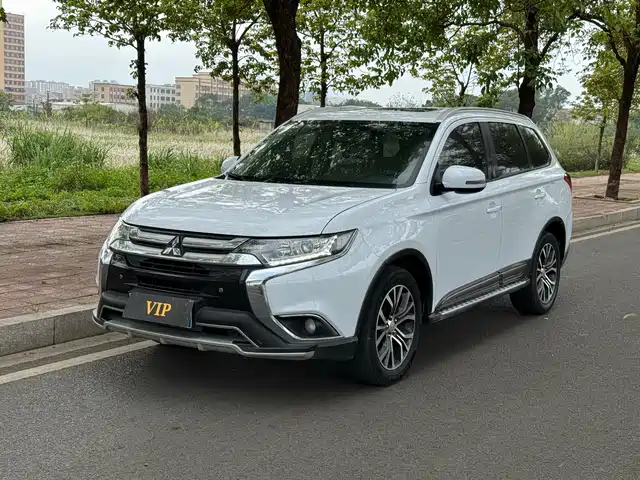 Mitsubishi Outlander Outlander 2018 2.0l 2wd Honor Edition 5 Seats