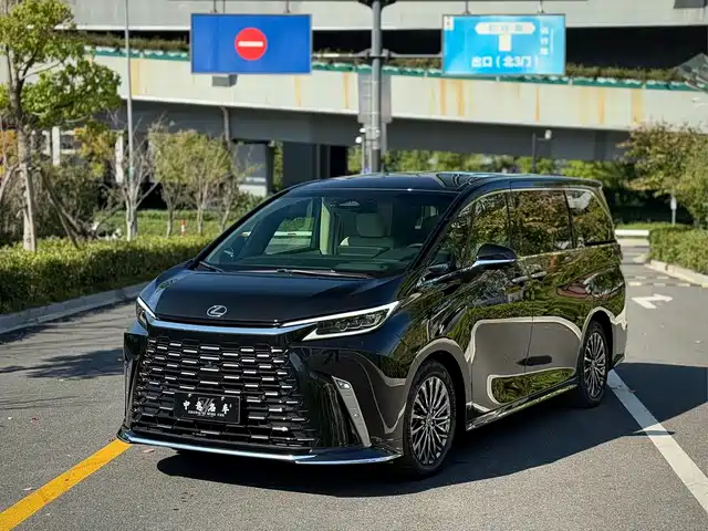 Lexus Lexus Lm Lexus Lm 2023 500h Six-Seater Premium Version