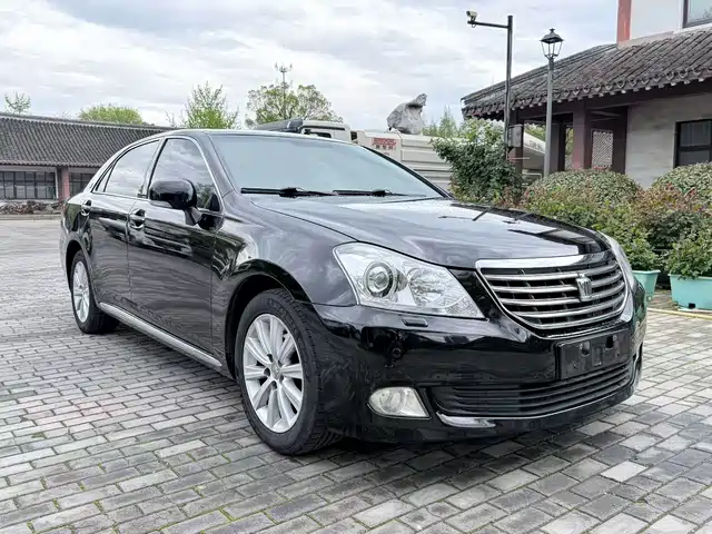 Toyota Crown Crown 2012 2.5l Royal — фото