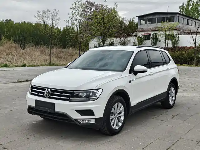 Volkswagen Tiguan L Tiguan L 2017 330tsi Automatic Two-Wheel Drive Fashion Version — фото