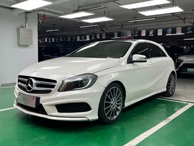Mercedes-Benz Mercedes-Benz A-Class (Imported) Mercedes-Benz A-Class Imported 2015 A 200 Sports Model — фото