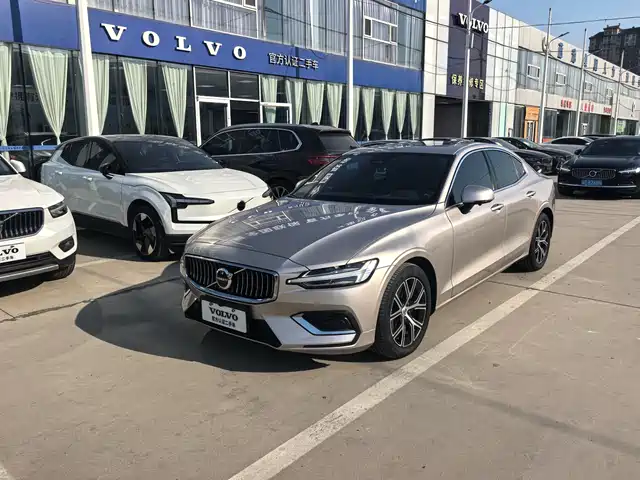 Volvo Volvo S60 Volvo S60 2023 B4 Zhiyi Luxury Edition — фото
