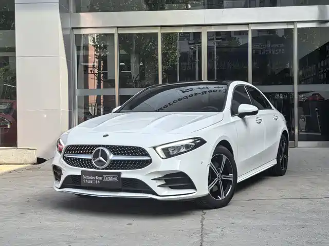 Mercedes-Benz Mercedes Benz A Class Mercedes-Benz A-Class 2022 A 200 L Sports Sedan Fashionable — фото