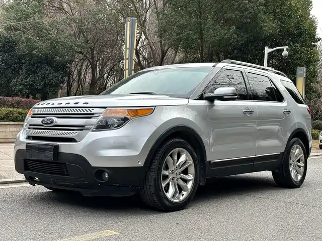Ford Explorer (Imported) Explorer (Imported) 2013 3.5l Exclusive Model — фото