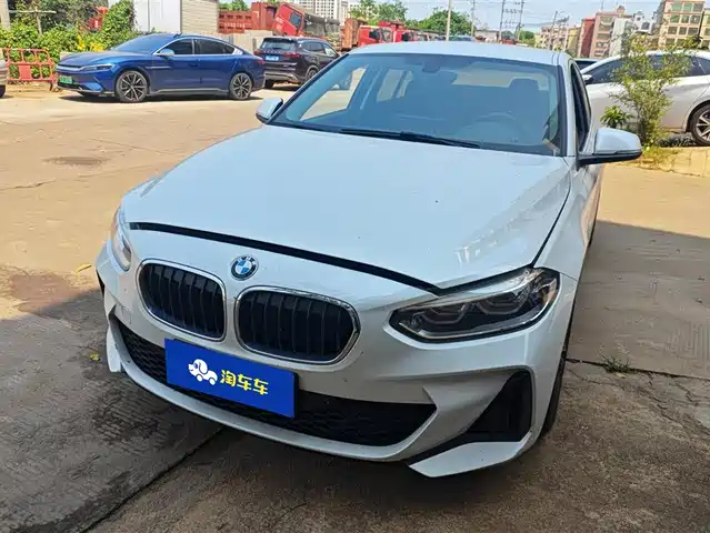 Bmw Bmw 1 Series Bmw 1 Series 2023 120i M Sports Edition — фото