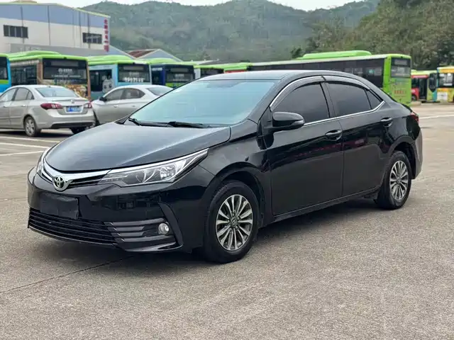 Toyota Corolla Corolla 2017 Facelift 1.2t S-Cvt Gl — фото