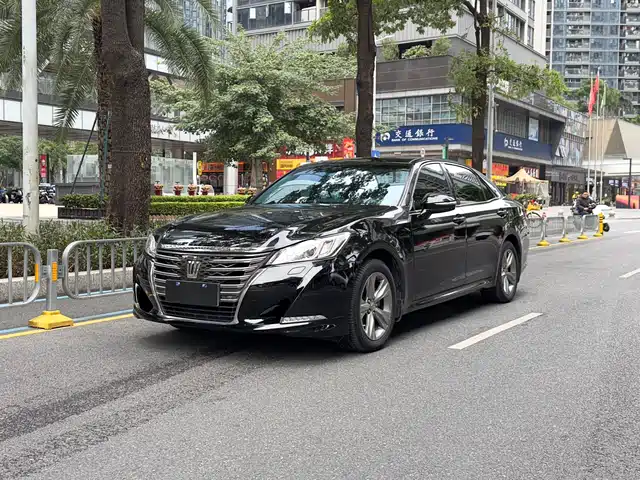 Toyota Crown Crown 2015 2.5l Smart Edition — фото