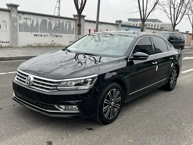 Volkswagen Passat Passat 2017 330tsi Dsg Royal Edition