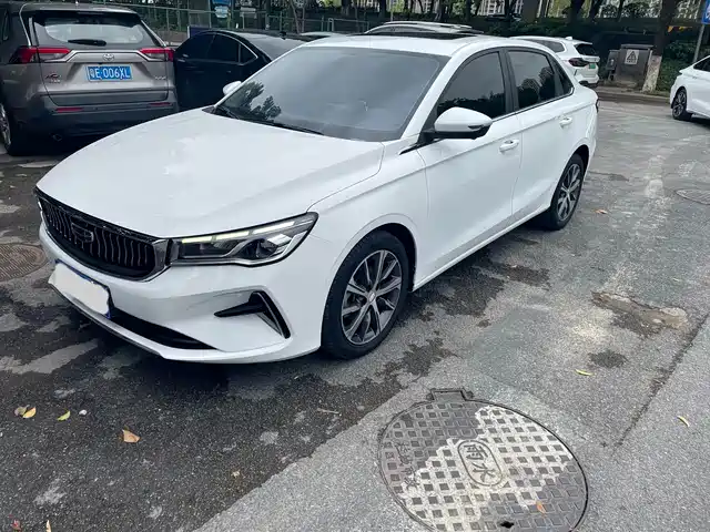Geely Automobile Emgrand Emgrand 2022 4th Generation 1.5l Cvt Premium Model — фото