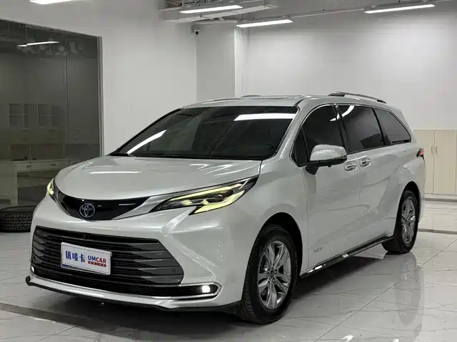Toyota Sienna Sienna 2021 2.5l Hybrid Extreme Edition — фото