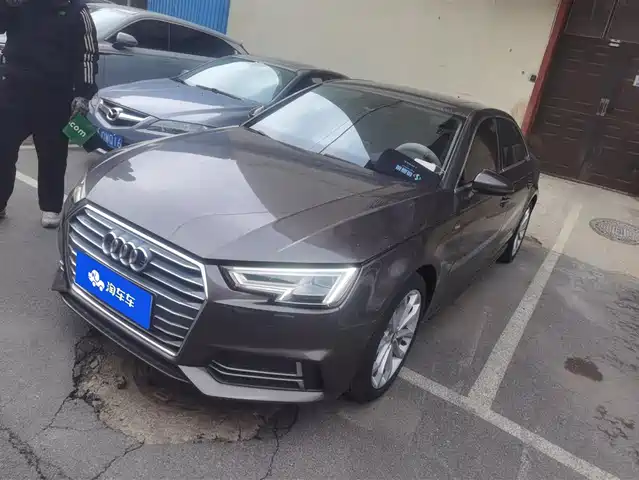 Audi Audi A4l Audi A4l 2018 30th Anniversary Model 40 Tfsi Fashion Model — фото