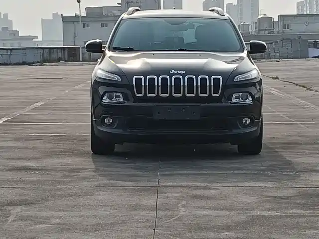 Jeep Free Light Liberty Light 2016 2.4l Leading Edition
