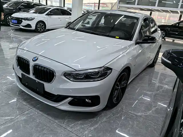 Bmw Bmw 1 Series Bmw 1 Series 2017 118i Sports — фото