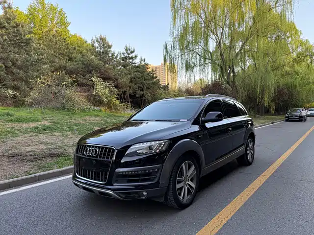 Audi Audi Q7 Audi Q7 2015 40 Tfsi Collection Type — фото
