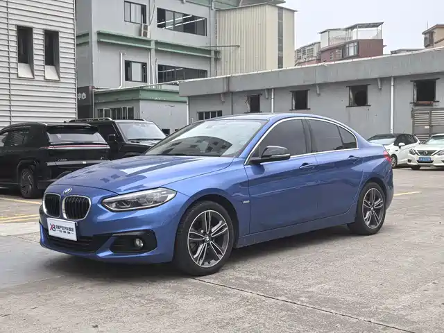 Bmw Bmw 1 Series Bmw 1 Series 2018 118i Sports — фото