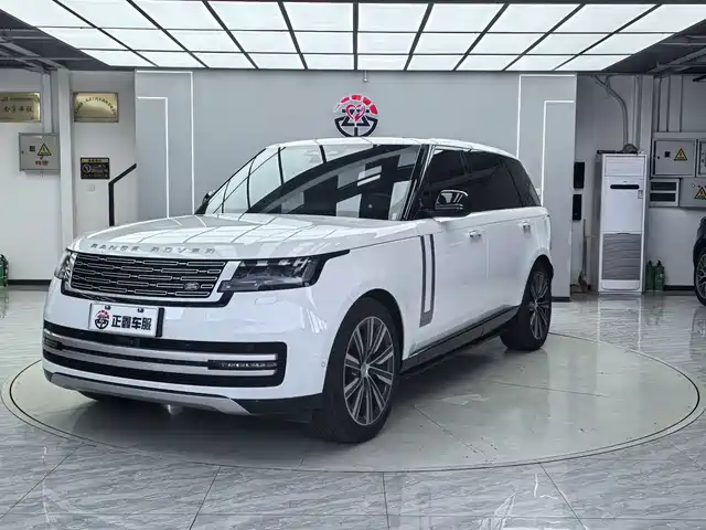 Land Rover Range Rover Range Rover 2024 3.0 L6 400ps Model Extended Edition — фото