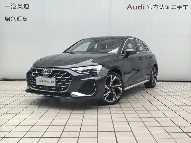 Audi Audi A3 Audi A3 2025 Sportback 35tfsi Flying Spur Exclusive Model — фото