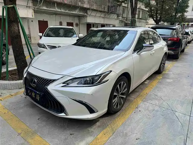 Lexus Lexus Es Lexus Es 2021 200 Deluxe Edition