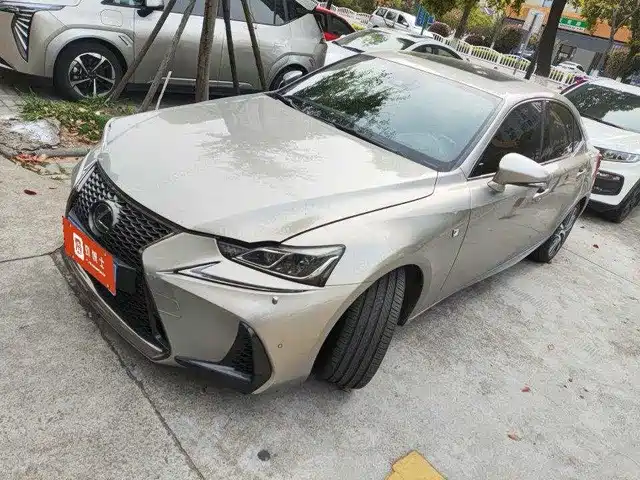 Lexus Lexus Is Lexus Is 2017 300 F Sport Edition — фото