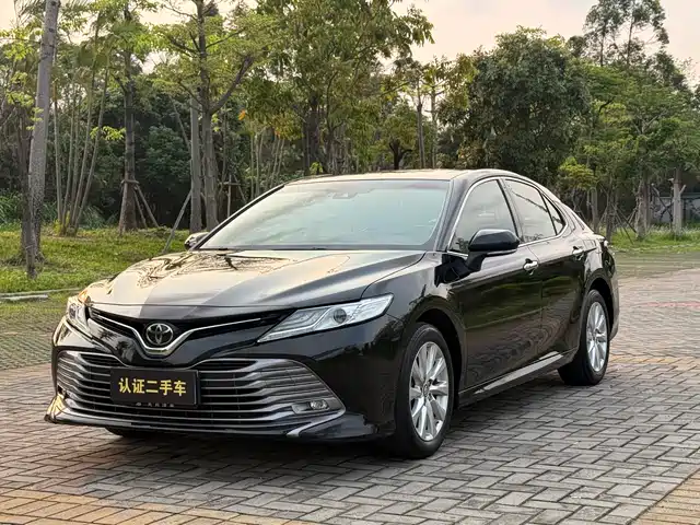 Toyota Camry Camry 2019 Facelift 2.0g Deluxe Edition — фото