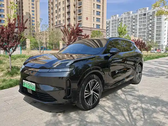Lynk & Co Lynk & Co 08 Em-P Lynk & Co 08 Em-P 2025 Model 120km Long Battery Life Pro