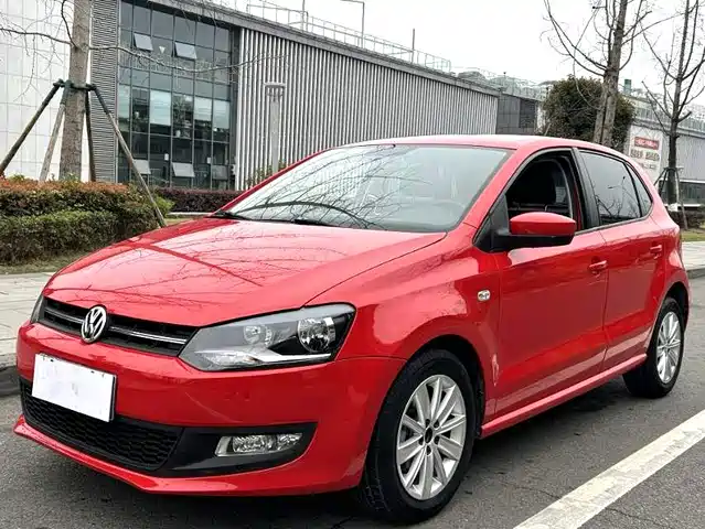 Volkswagen Polo Polo 2013 1.4l Automatic Luxury Version — фото