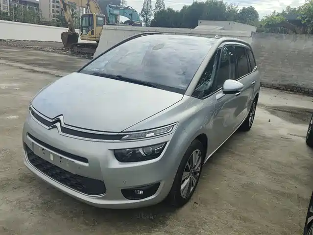 Citroën C4 Picasso C4 Picasso 2015 Grand 1.6t Luxury Model 7 Seats — фото