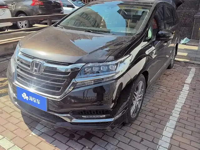 Honda Alison Alison 2019 2.0l Hybrid Deluxe Edition — фото