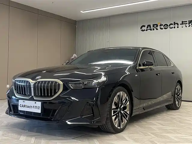 Bmw Bmw 5 Series Bmw 5 Series 2024 530li Exclusive M Sports Package — фото
