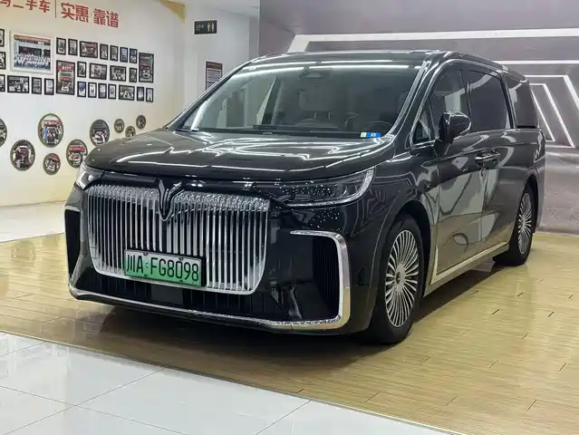 Lantu Automobile Lantu Dreamer Lantu Dreamer 2025 Phev Four-Wheel Drive Flagship Kunpeng Version — фото