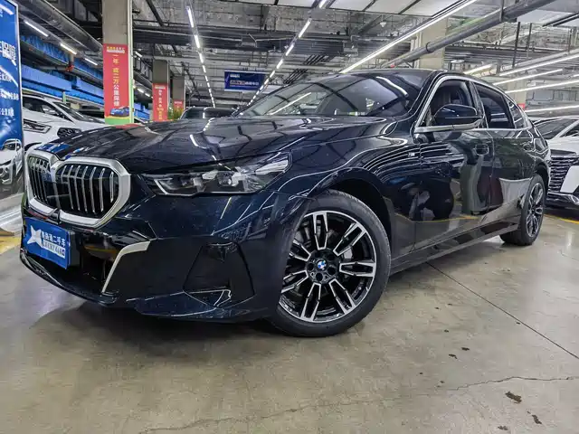 Bmw Bmw 5 Series Bmw 5 Series 2025 530li Leading M Sports Package — фото
